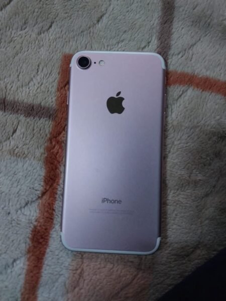 فرصة لسرعة البيع: هاتف آيفون 7 (Rose Gold) بحالة ممتازة وبطارية 97%