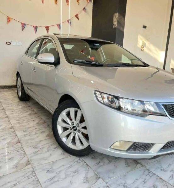 كيا سيراتو 2010 أعلى فئة (هاي لاين) - فابريكا بالكامل عدا الإكصدامات - حالة نادرة